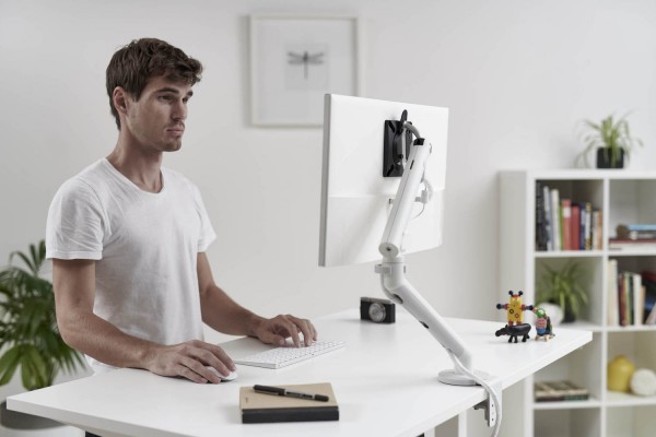 CBS Flo am höhenverstellbaren Tisch