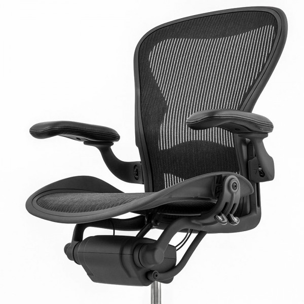 Lederarm-Auflagen an einem Aeron